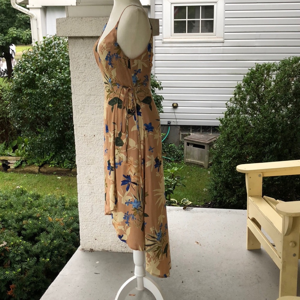 ASTR The Label asymmetrical wrap floral dress NWOT - Picture 5 of 8